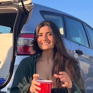 Meet your Posher, Talia